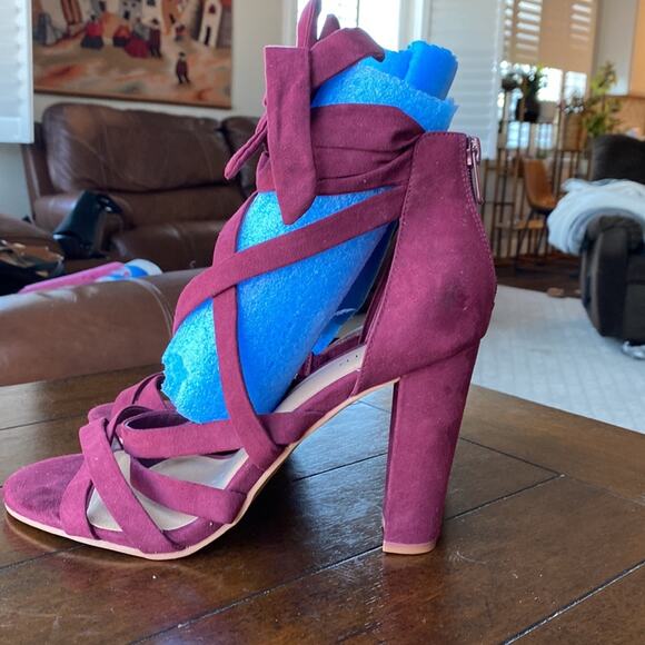 Torrid maroon strappy heels faux suede chunky heel holiday wedding  size 10.5W - Picture 5 of 9